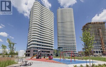 Building Photo - 10 Flavelle Trl