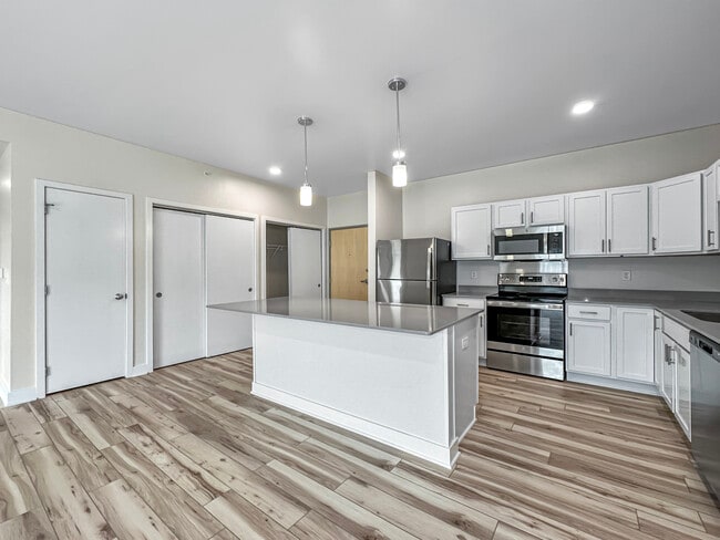 Building Photo - Stratford Pointe