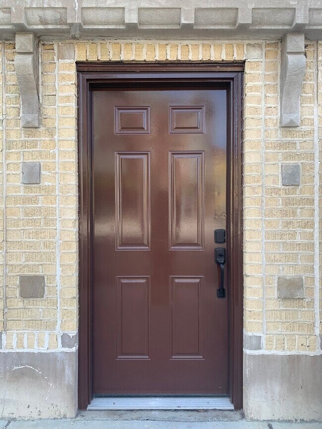 Foto del edificio - 2643 W Armitage Ave