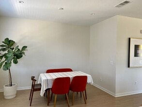 Building Photo - 101 Schick