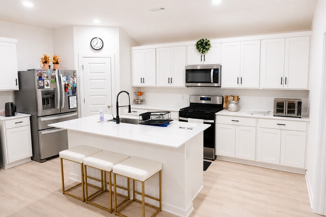 Building Photo - 4494 W Canyon Run Dr