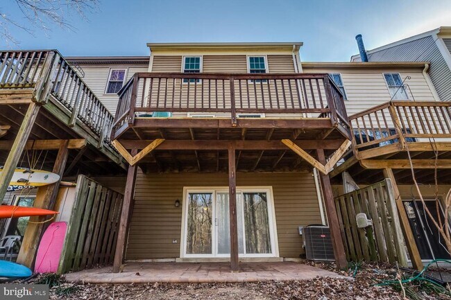 Foto del edificio - 3 Bedroom 3.5 Bath 3 Level Townhome in Germantown