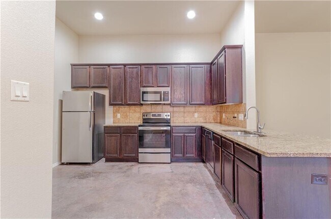 Foto del edificio - 421 Jack Rabbit Ln