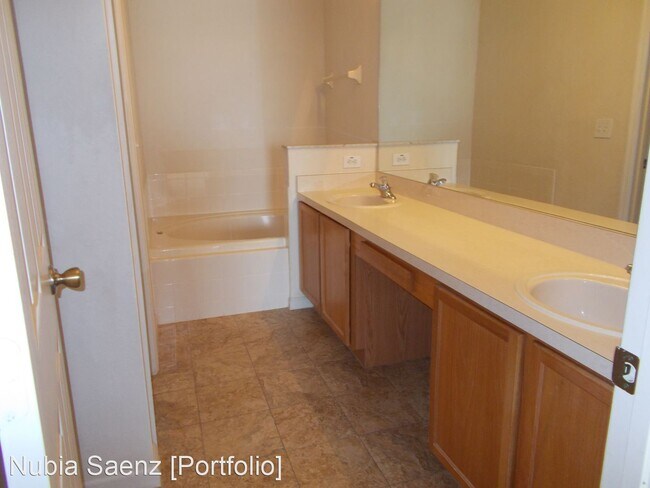 Building Photo - 3 br, 2.5 bath House - 3007 Langdon Lane N