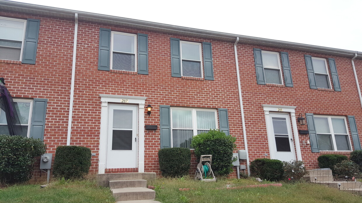 Foto principal - 3 Bedroom, 1.5 Bath Townhouse in Aberdeen MD!