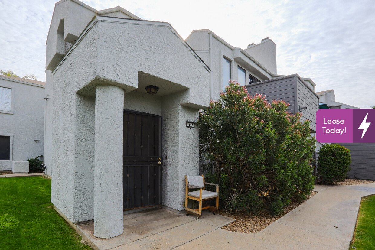 Primary Photo - 9439 N 59th Ave