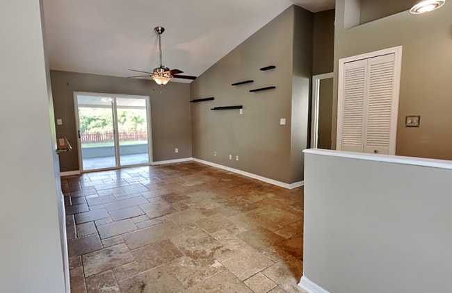Building Photo - 15908 Lake Orienta Ct