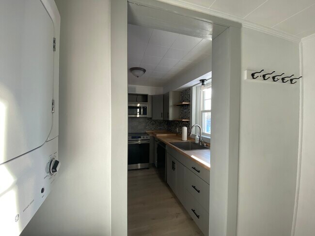 Foto del edificio - 454 Kenwood Ave