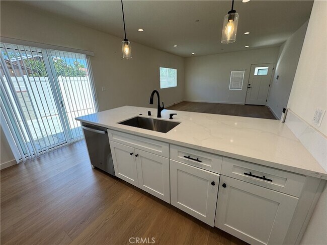 Foto del edificio - 15236 Kingsbury St