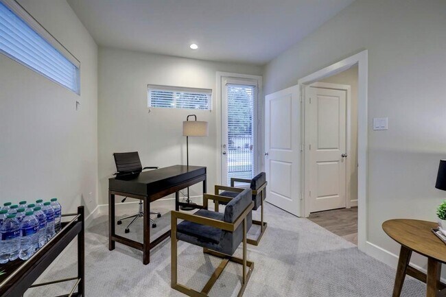Foto del edificio - 2204 Penny Derrick Ln