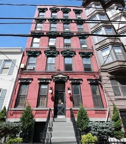 Building Photo - 116 Clinton St