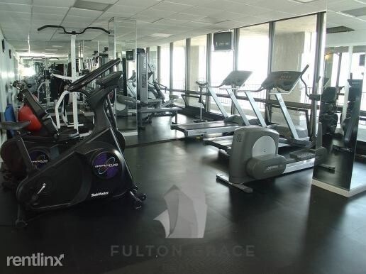 Foto del edificio - 3445 N Lake Shore Dr