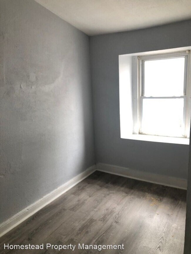 Building Photo - 3 br, 1 bath House - 36 N. 10th St.