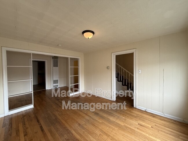 Foto del edificio - 107 Lafayette Blvd