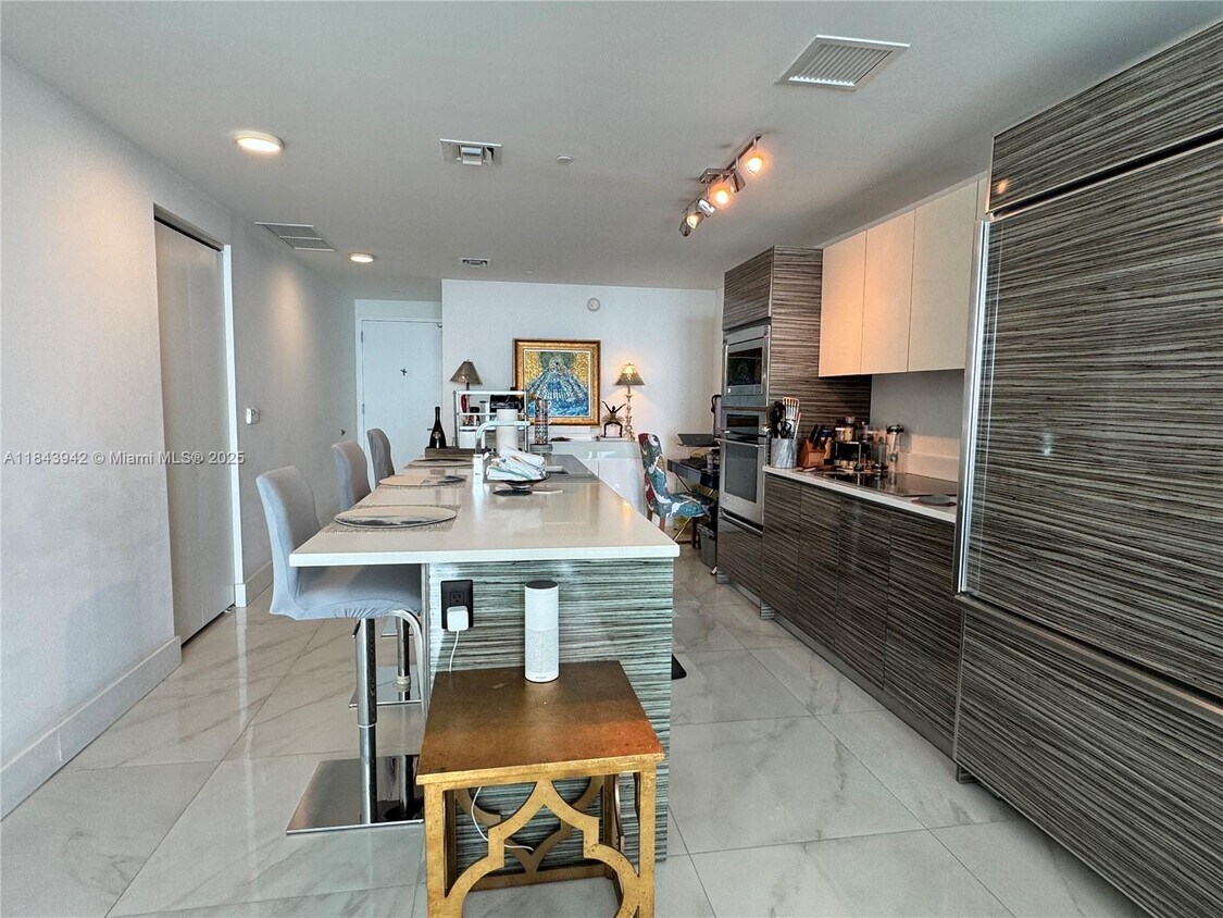 Foto principal - 460 NE 28th St