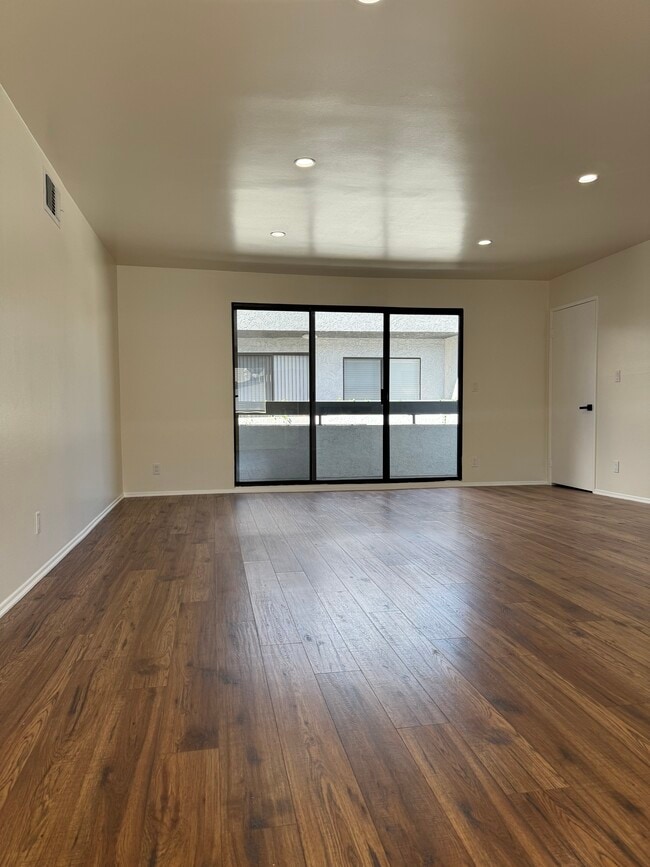 Building Photo - 4727 Kester Ave