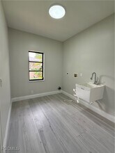 Building Photo - 711 SE 33rd Terrace