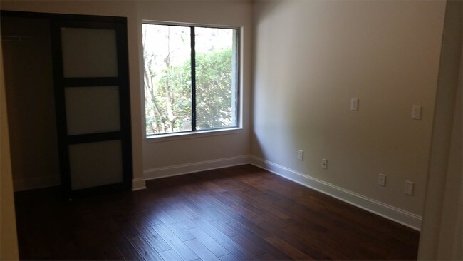Building Photo - 1108 Hidden Cove Dr