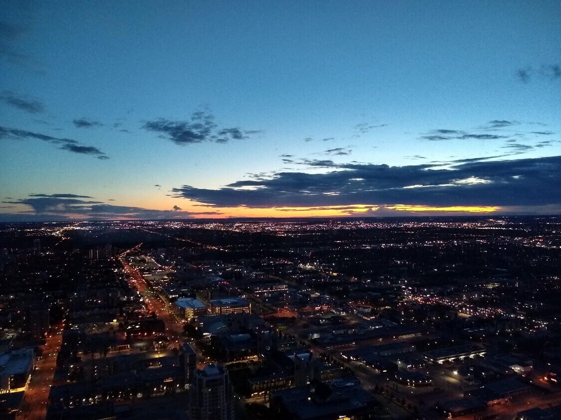 Photo principale - 10310 102 St NW