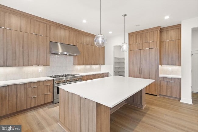 Building Photo - 849 N Manchester St