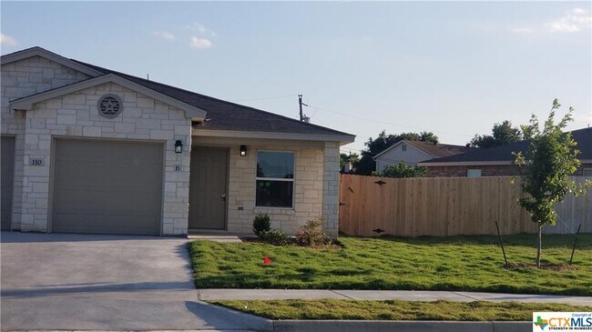 Foto del edificio - 110 Lowes Blvd