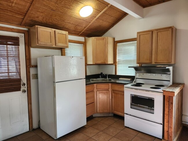 Foto del edificio - 5 Woodland Cir S