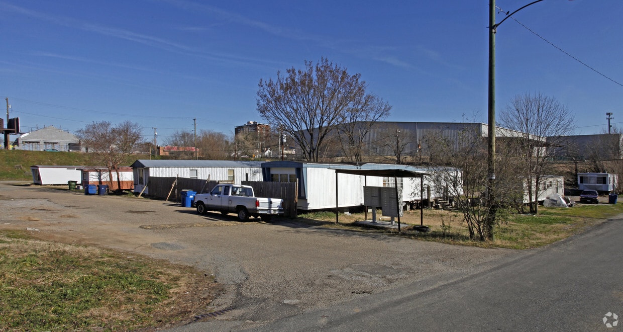 Building Photo - 2201 Mcdonough St