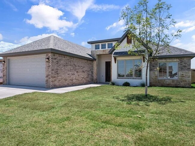 Building Photo - Bright, Open 4-bedroom, 2-bathroom Home!!