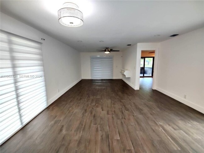 Building Photo - 5201 SW 31st Ave