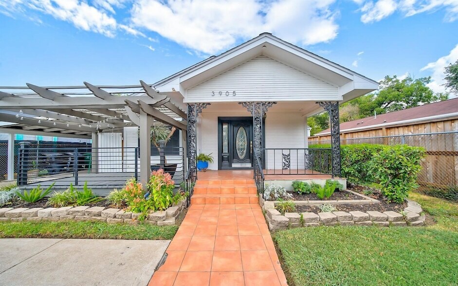 Foto principal - 3905 Billingsley St
