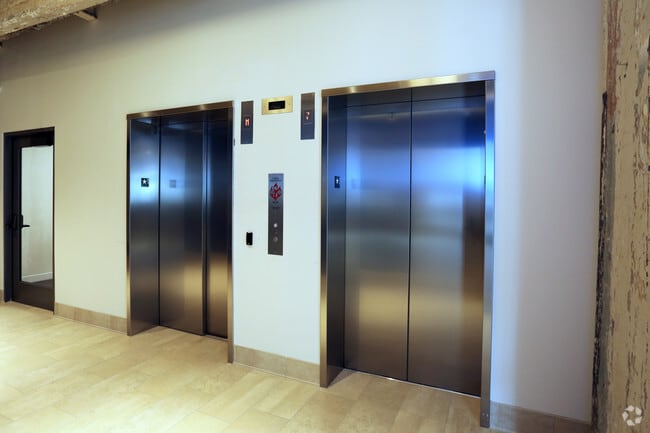 Elevators - 1600 Callowhill
