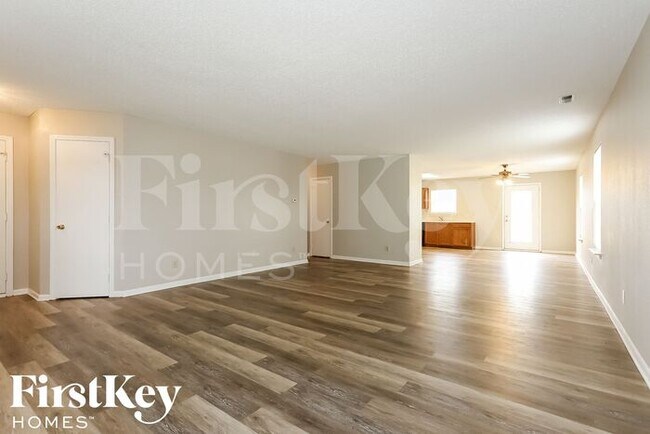 Building Photo - 2297 Westmere Dr
