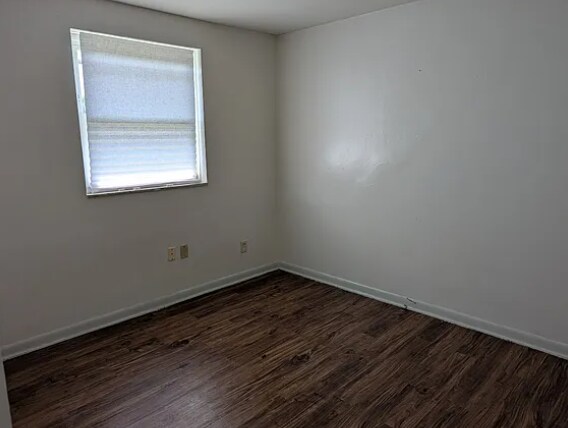 Foto del edificio - 807-831 Manning Ave