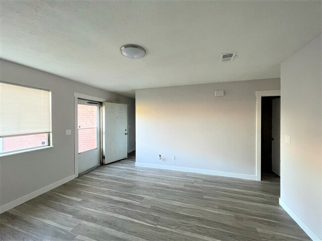 Building Photo - 3093 Charles Dr