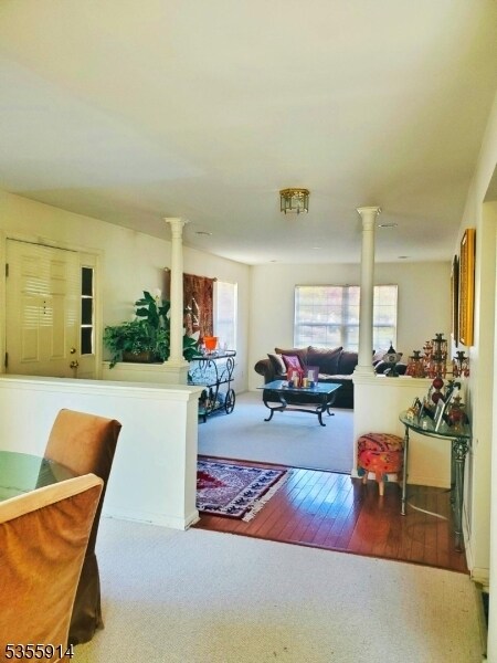 Foto del edificio - 256 Fountayne Ln