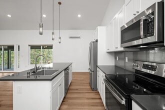 Building Photo - 3858 W Grandview Ave