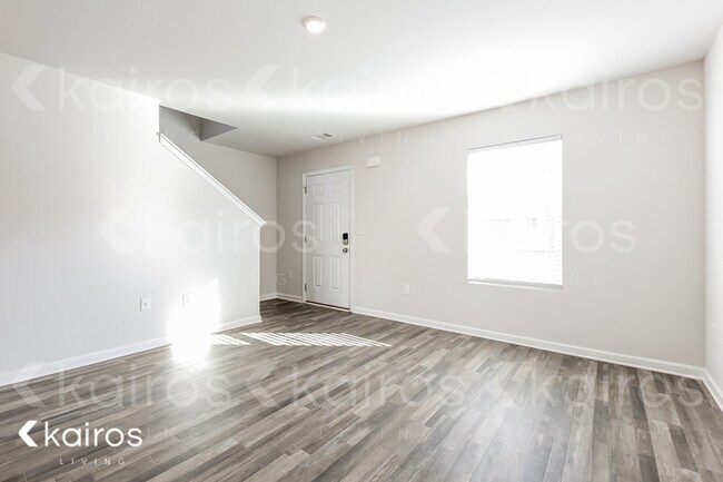 Building Photo - 814 Vistamount Path