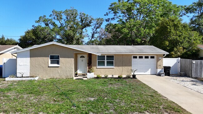 Foto del edificio - 5913 Appletree Rd
