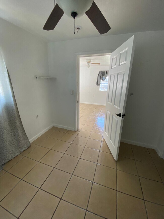 Foto del edificio - 1031 Kenwood Ave