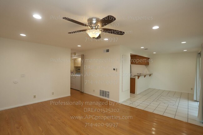 Foto del edificio - 8229 Woodland Dr