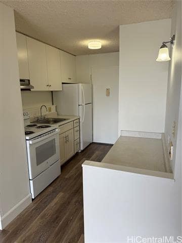 Building Photo - 1112 Kinau St