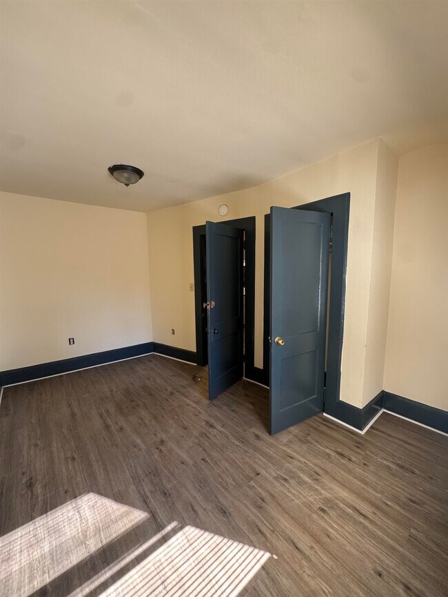 Foto del edificio - 620 Lyons Ave