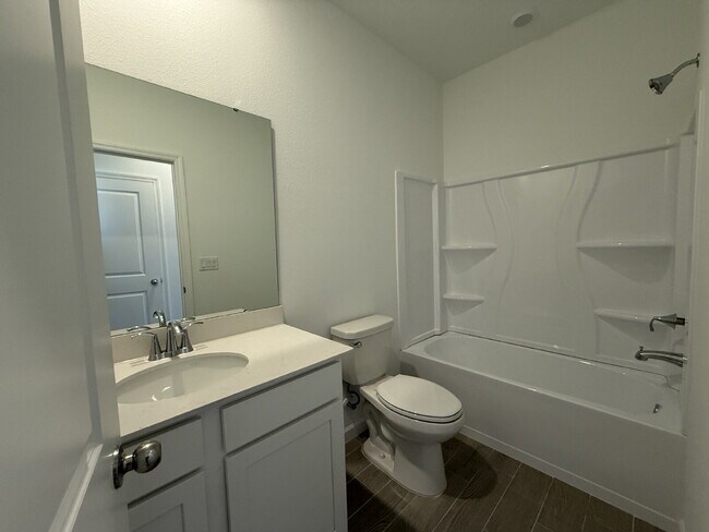 Foto del edificio - Modern Living Awaits! Stunning 4-Bedroom H...