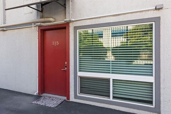 Foto del edificio - 3110 Red River St
