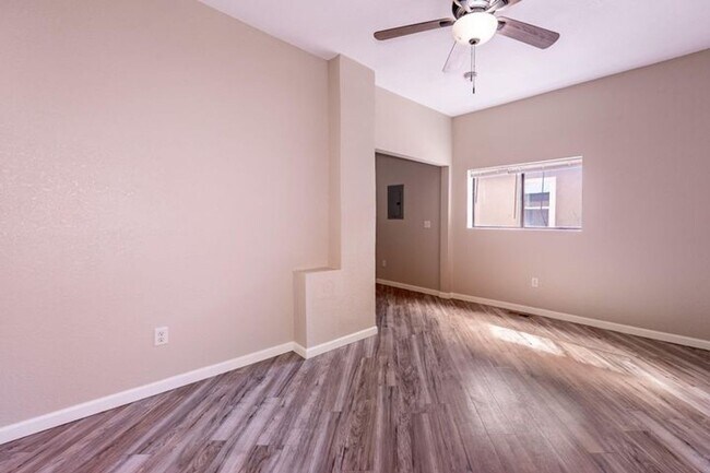 Foto del edificio - 2 Bed Home walking distance to College and...