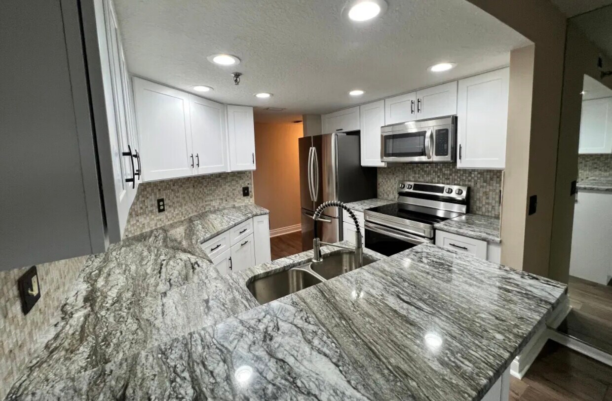 Foto principal - 1551 1st St S