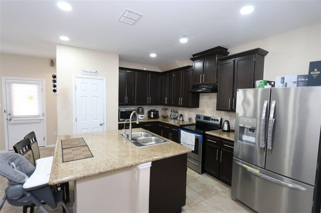Building Photo - 205 Aquero Blvd