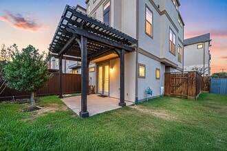 Building Photo - 6703 Highclere Manor Ln