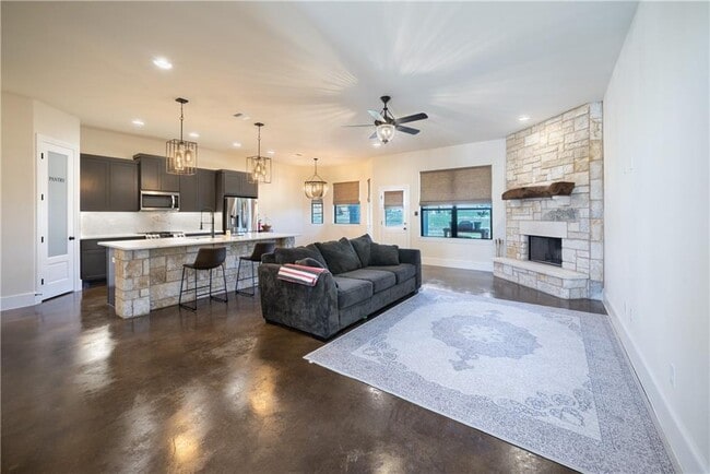 Building Photo - 315 Bluestem Cove