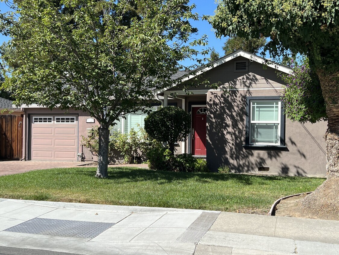 137 Chestnut Ave, Sunnyvale, CA 94085 House Rental in Sunnyvale, CA